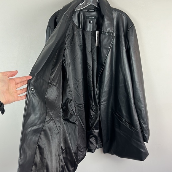 NWT Torrid Faux Leather Blazer Size 4X - Picture 12 of 15